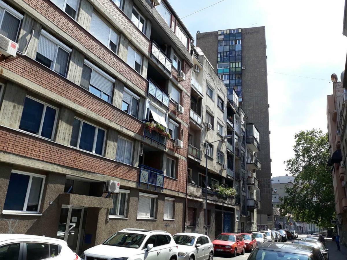 Sweet Yellow Apartment Belgrad Exteriör bild